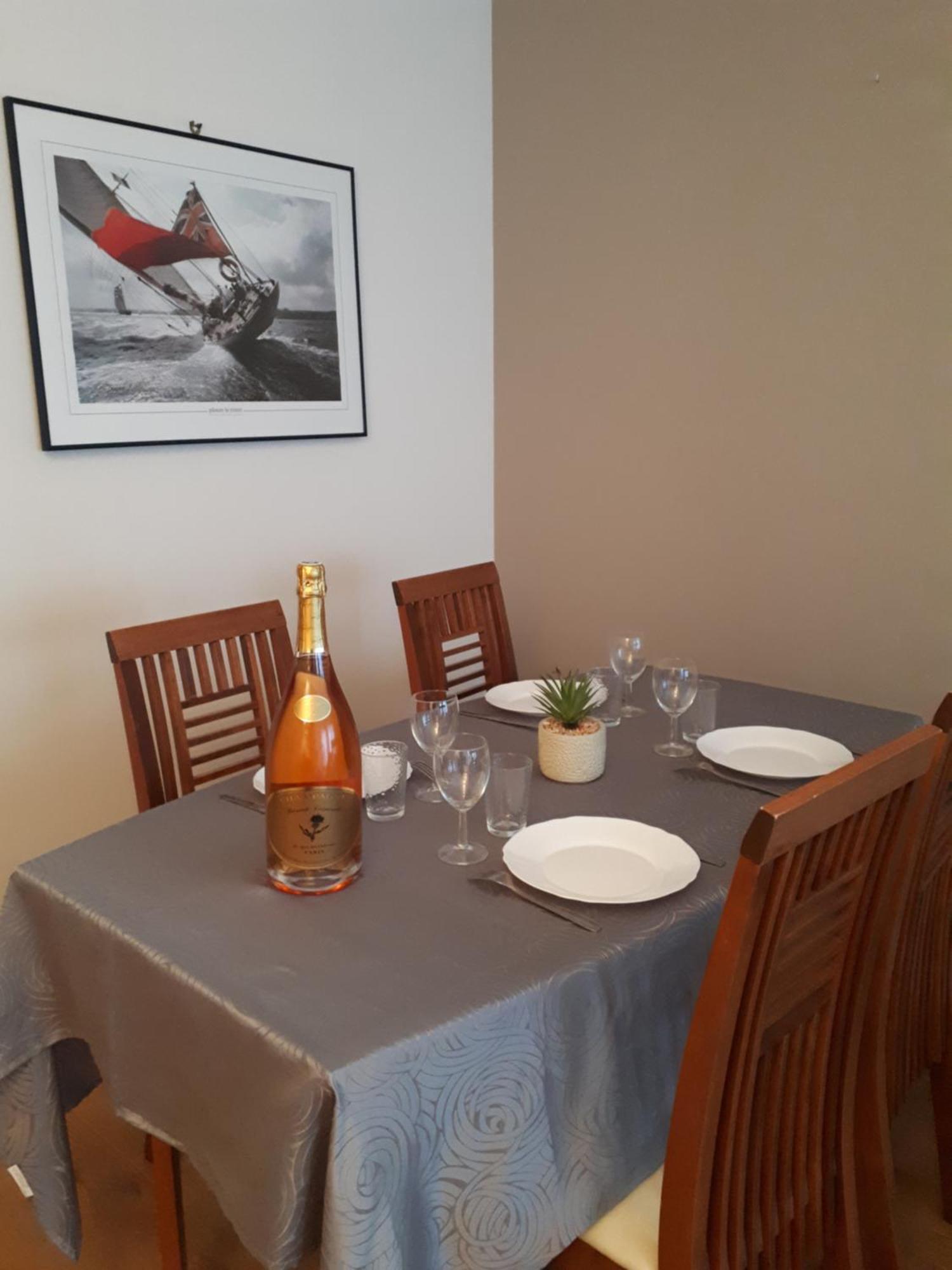 Appartement 3 Chambres 5 Couchages Версал Екстериор снимка